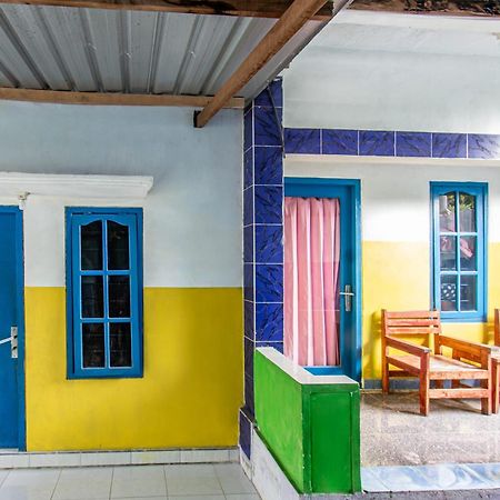 Oyo 93359 Kawi Homestay Praya Exterior photo